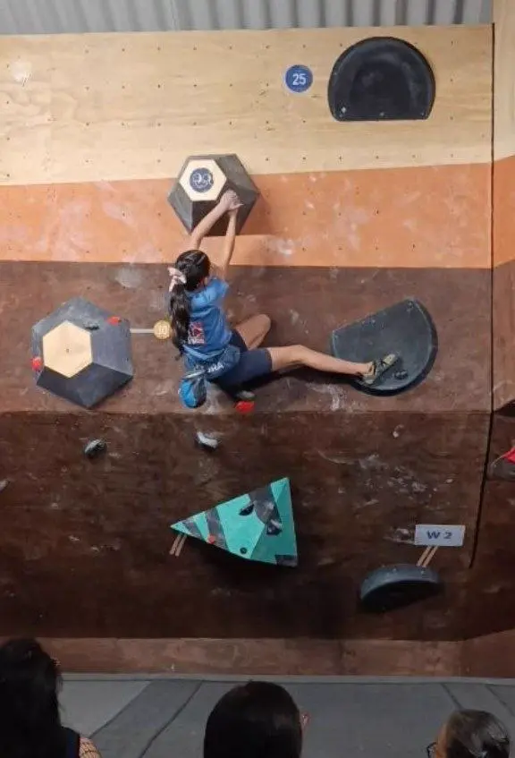 Allegra pasando el crux